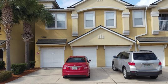 3/2 Luxury Condominium – 7060 Deer Lodge Circle, Jacksonville, FL